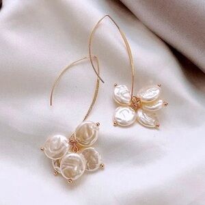 Pearl Drop Earrings Gold Plated